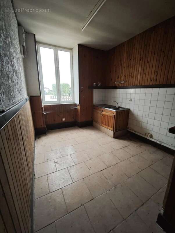 Maison à CERCY-LA-TOUR