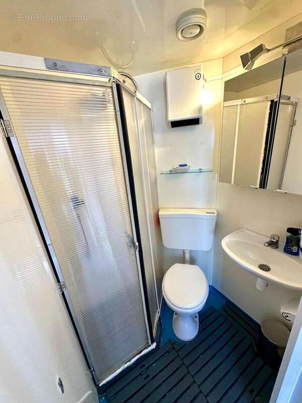   - Appartement à AX-LES-THERMES