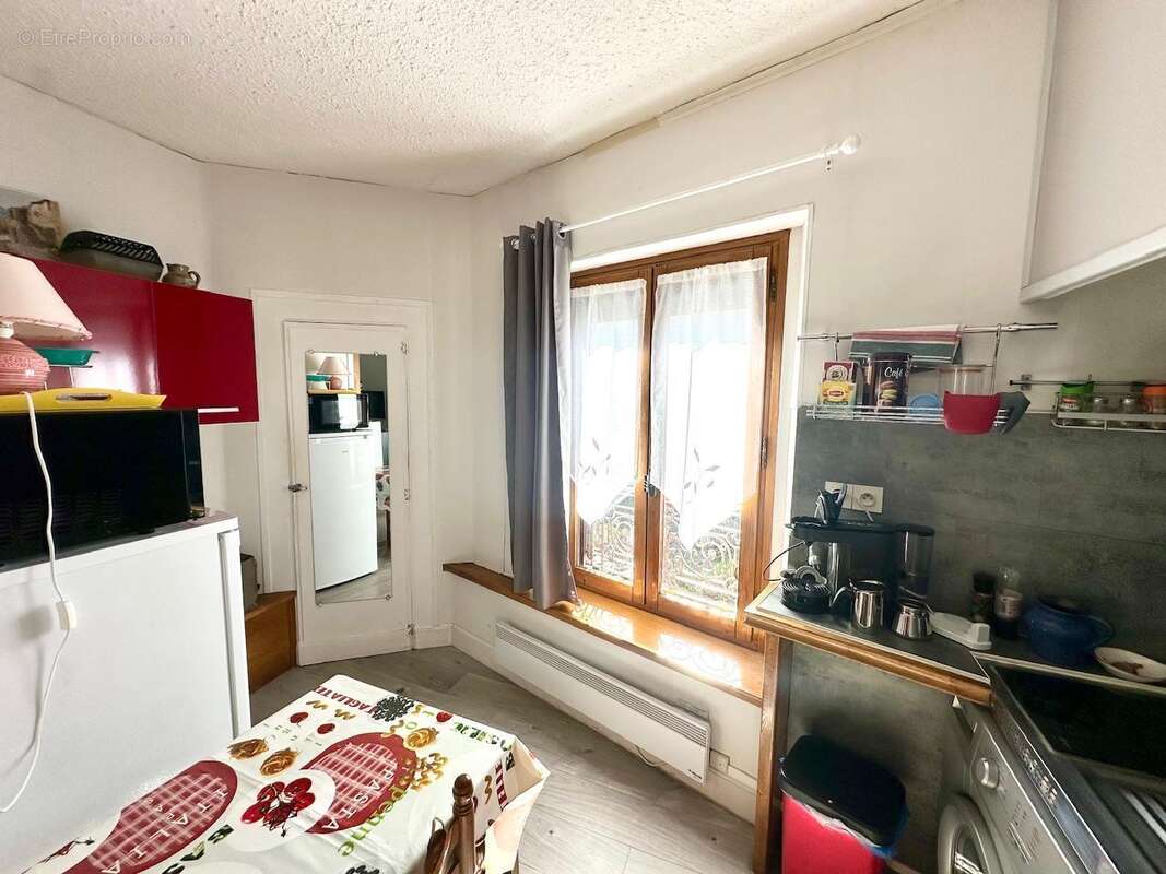   - Appartement à AX-LES-THERMES