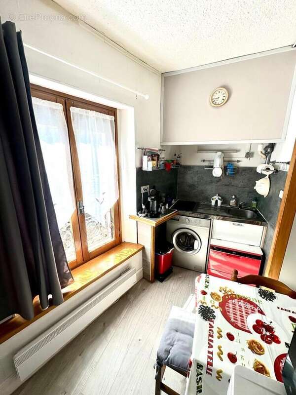   - Appartement à AX-LES-THERMES