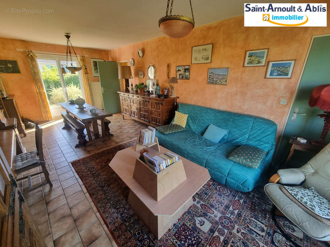 Maison à SAINT-ARNOULT-EN-YVELINES