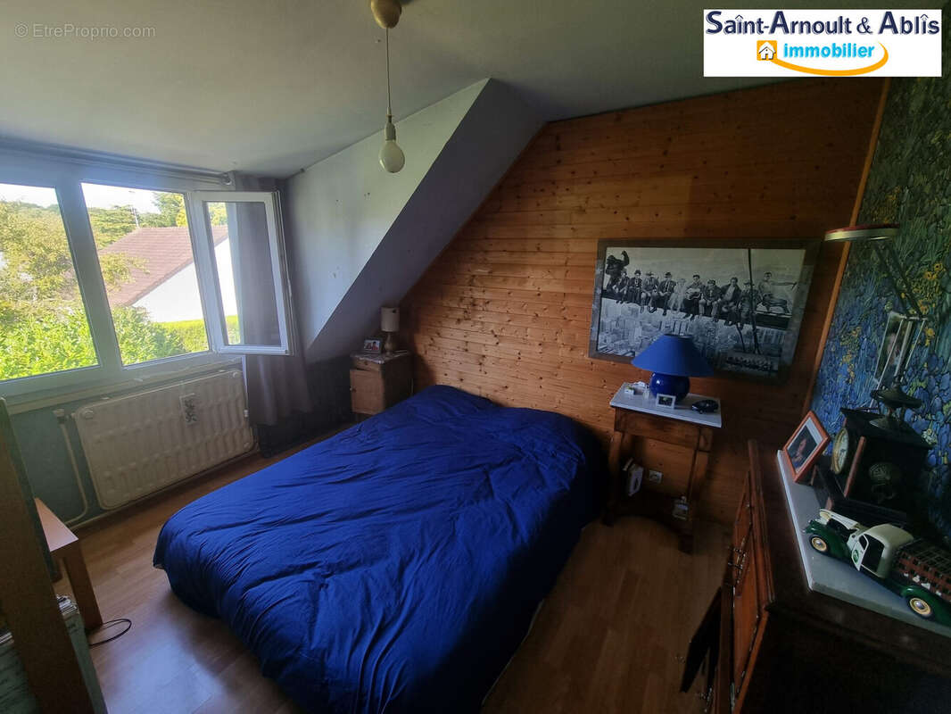 Maison à SAINT-ARNOULT-EN-YVELINES