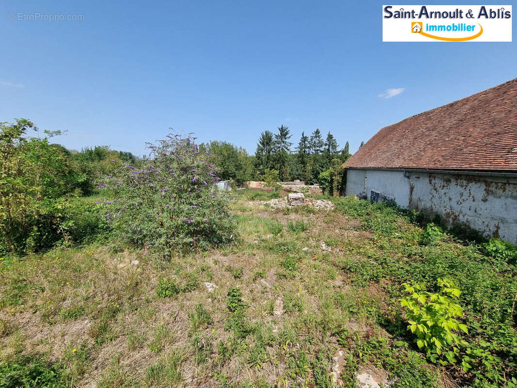 Terrain à AUNAY-SOUS-AUNEAU