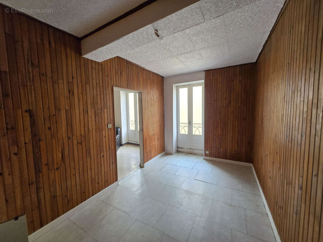 Appartement à LA CLAYETTE