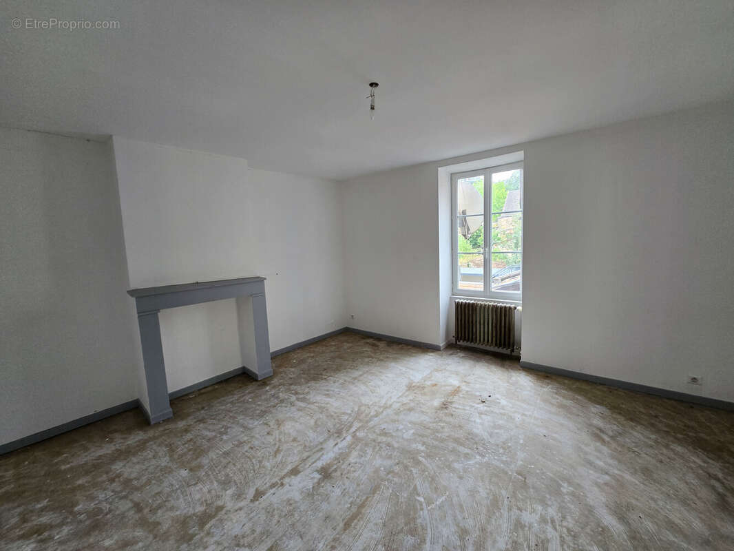 Appartement à LA CLAYETTE