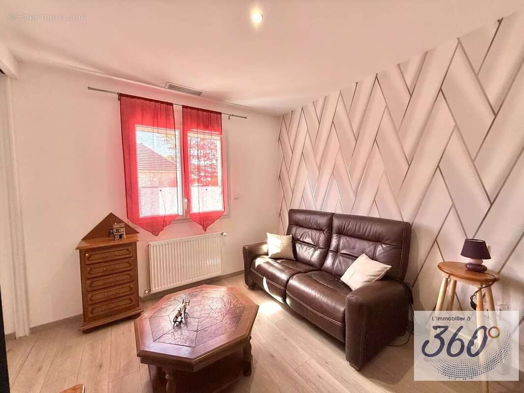 Pièce spacieuse, possibilité d\&#039;être une chambre. - Maison à BRANGES