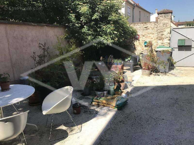Appartement à COMBS-LA-VILLE