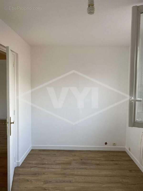 Appartement à COMBS-LA-VILLE