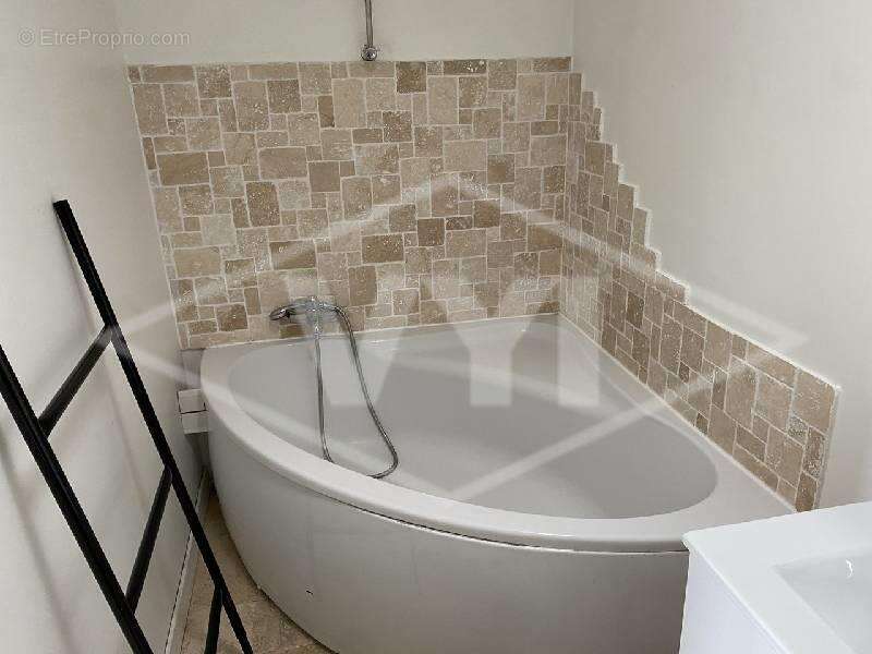 Appartement à COMBS-LA-VILLE