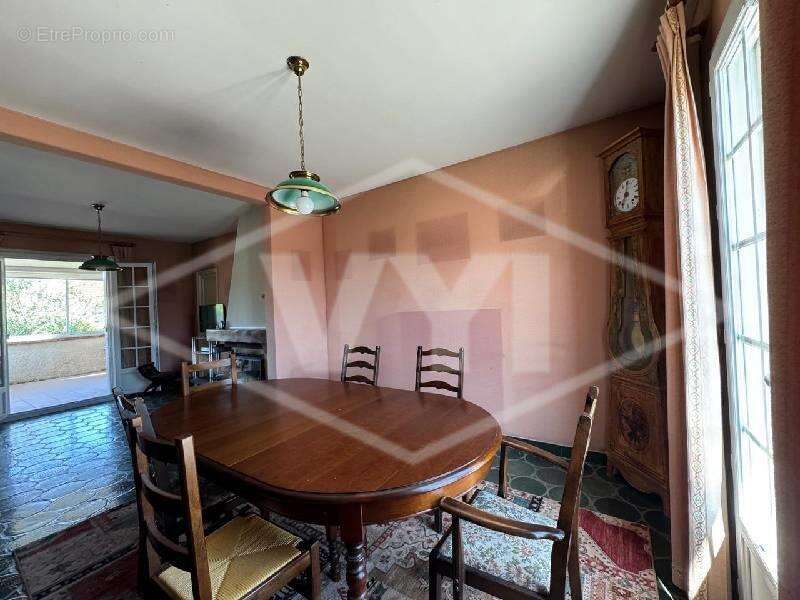 Maison à COMBS-LA-VILLE