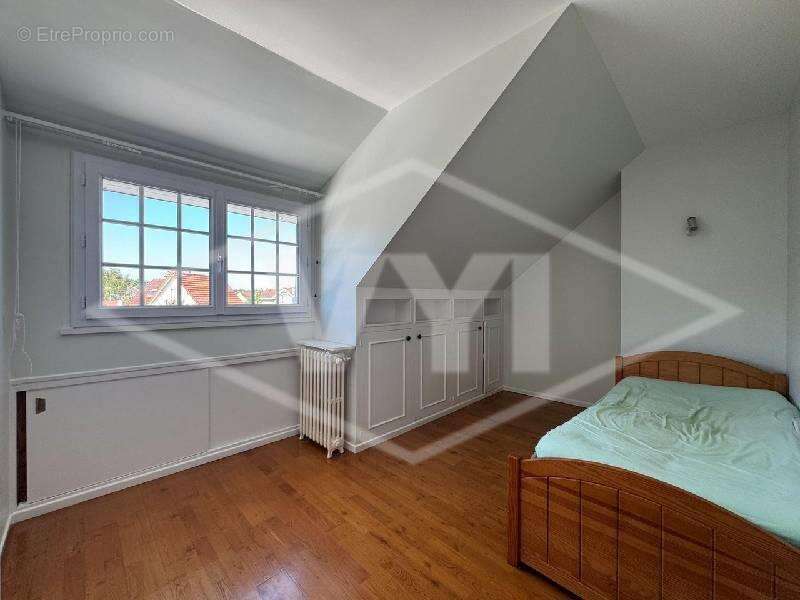 Maison à COMBS-LA-VILLE