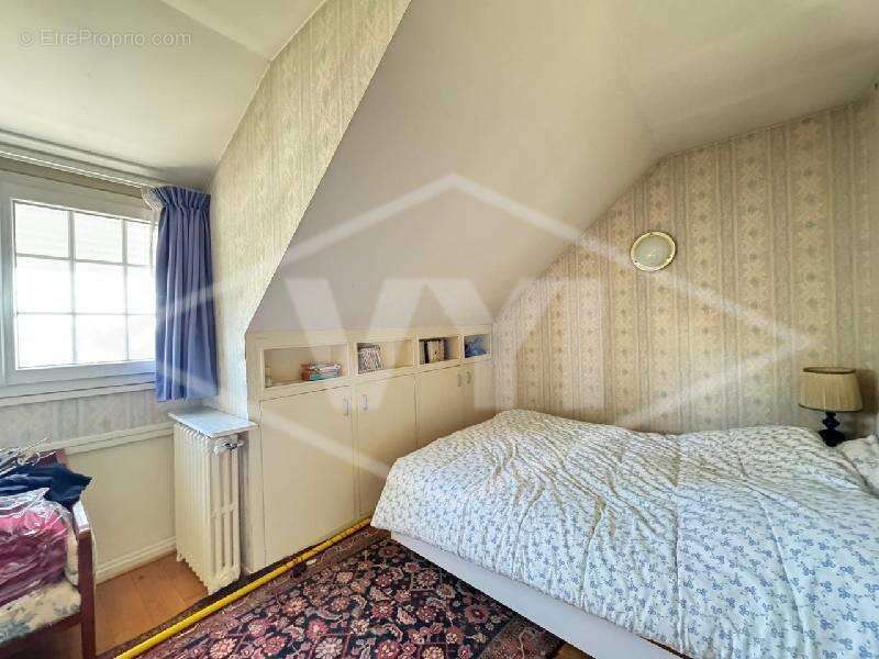 Maison à COMBS-LA-VILLE