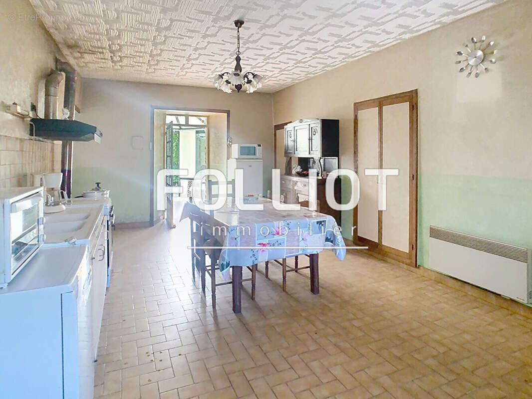 Maison à CERISY-LA-SALLE