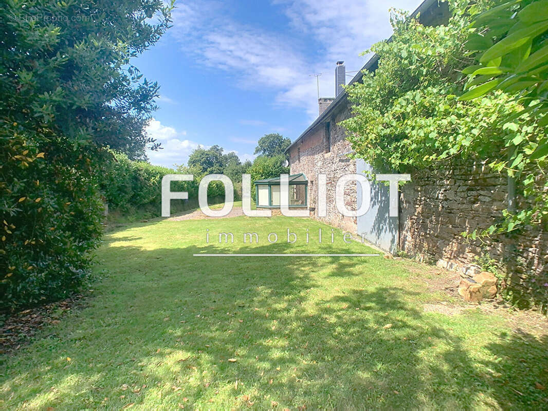 Maison à CERISY-LA-SALLE