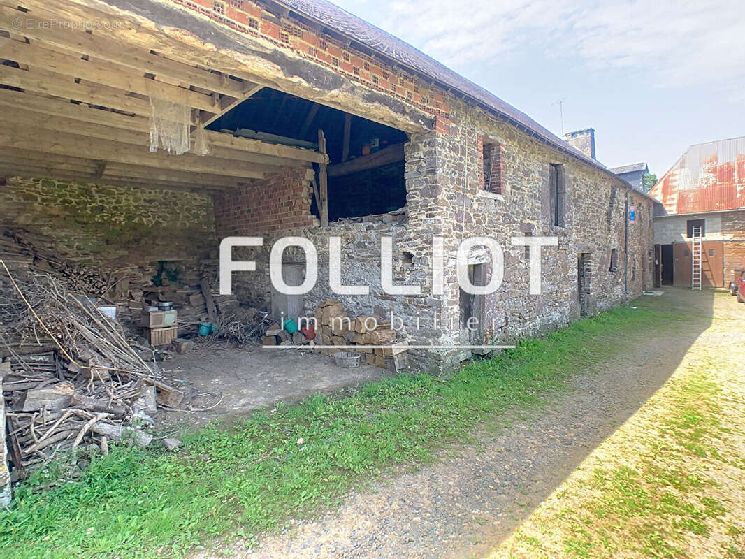 Maison à CERISY-LA-SALLE