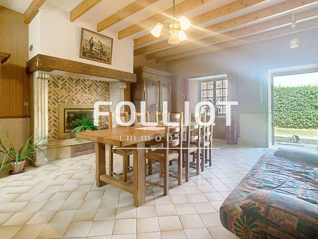 Maison à CERISY-LA-SALLE