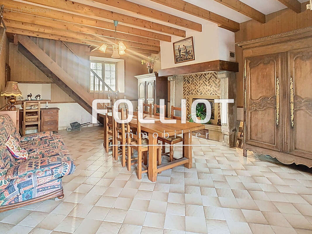 Maison à CERISY-LA-SALLE