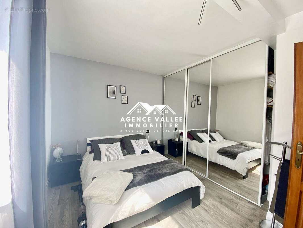 Maison à SAINT-PIERRE-DU-PERRAY