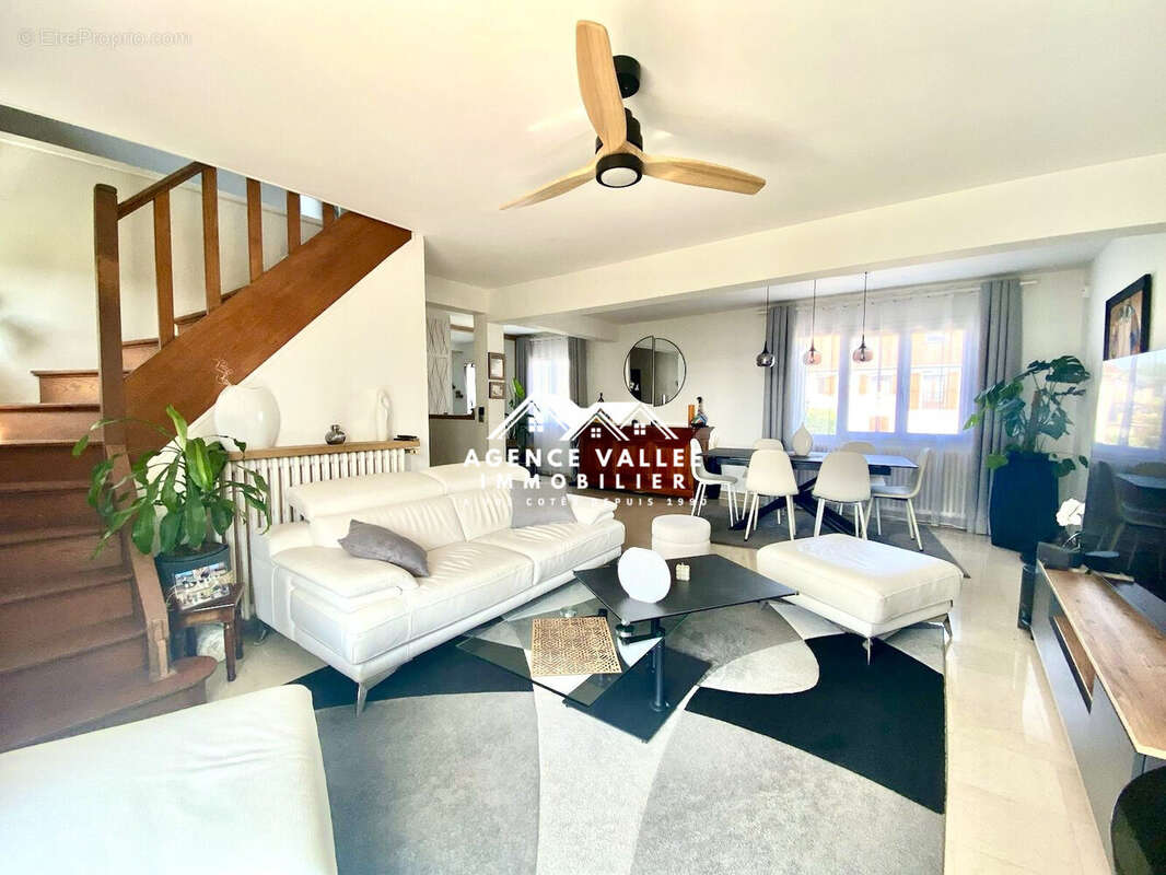 Maison à SAINT-PIERRE-DU-PERRAY