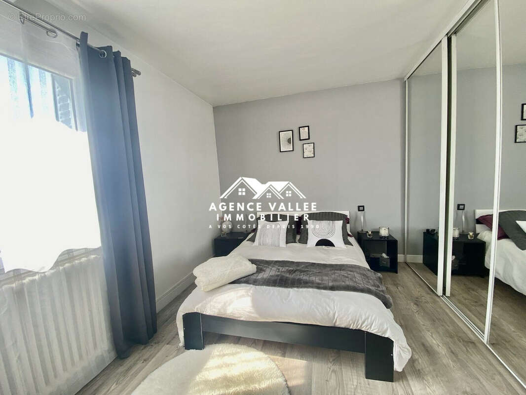 Maison à SAINT-PIERRE-DU-PERRAY