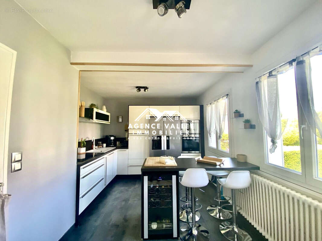 Maison à SAINT-PIERRE-DU-PERRAY