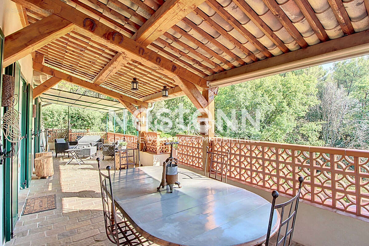 Maison à VILLECROZE