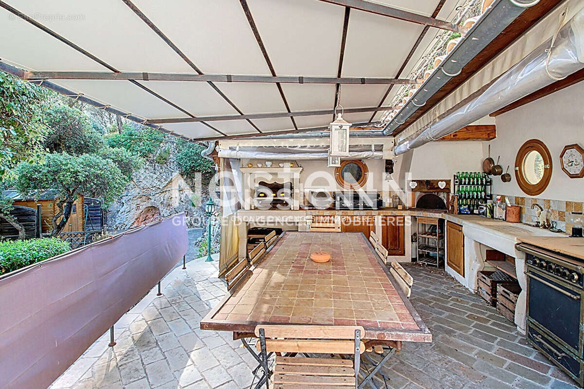 Maison à VILLECROZE