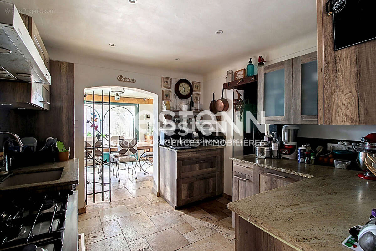 Maison à VILLECROZE