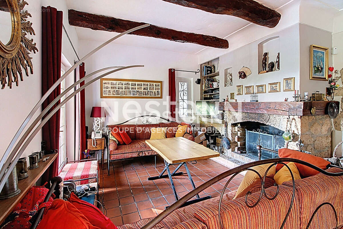 Maison à VILLECROZE