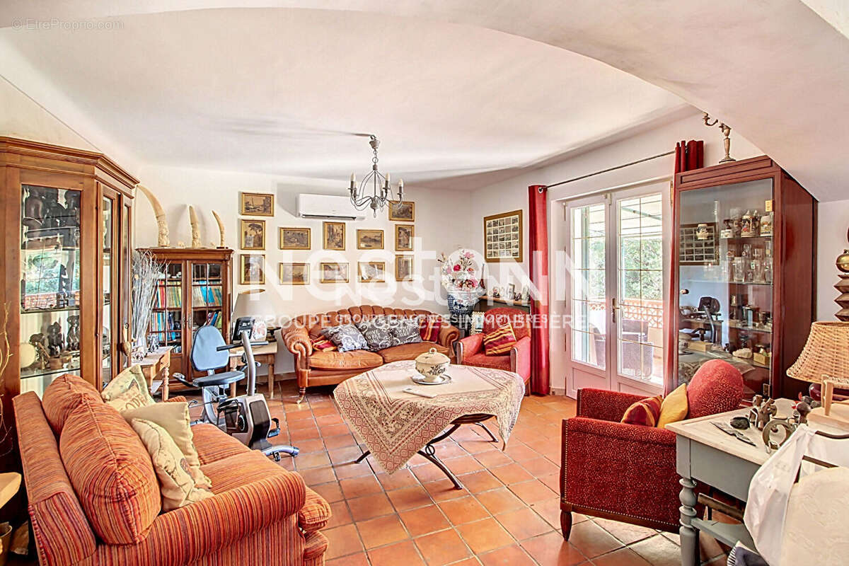 Maison à VILLECROZE