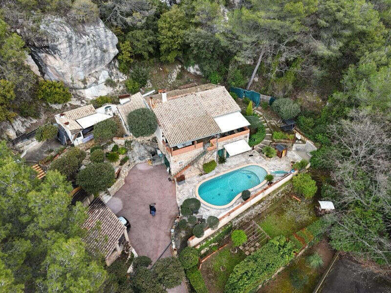 Maison à VILLECROZE