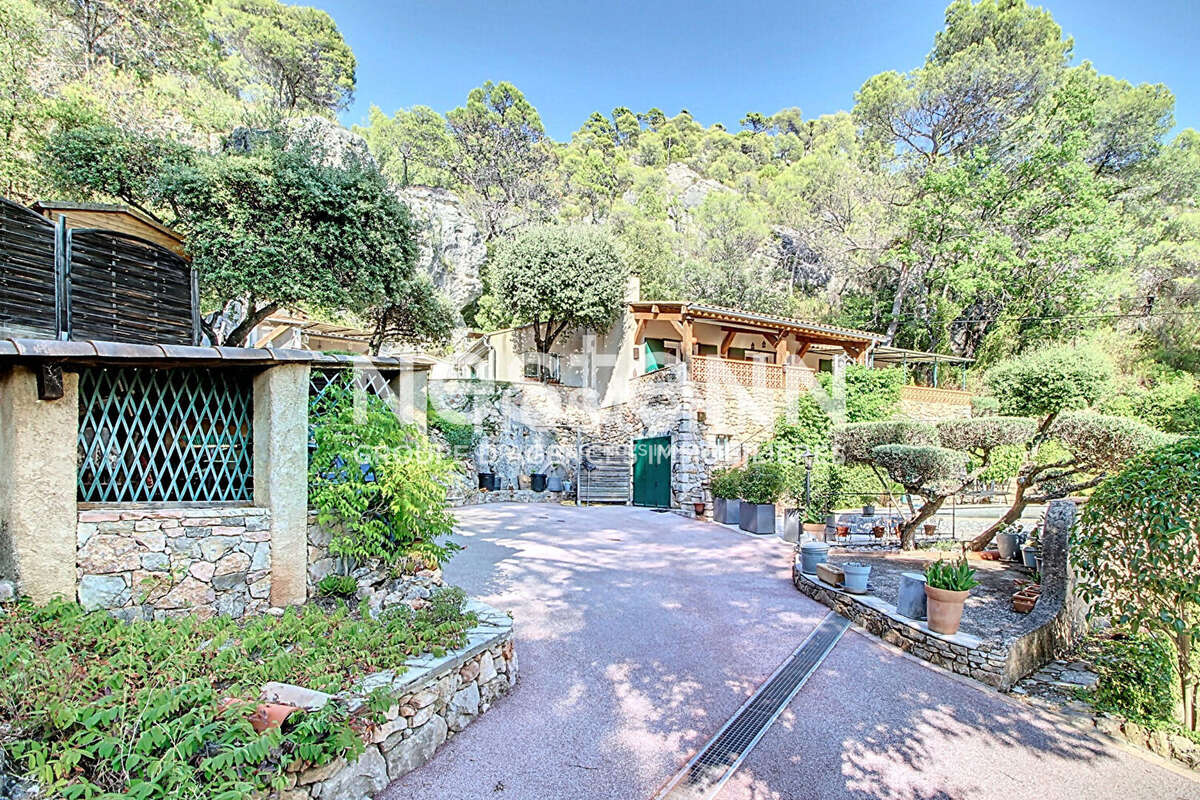 Maison à VILLECROZE