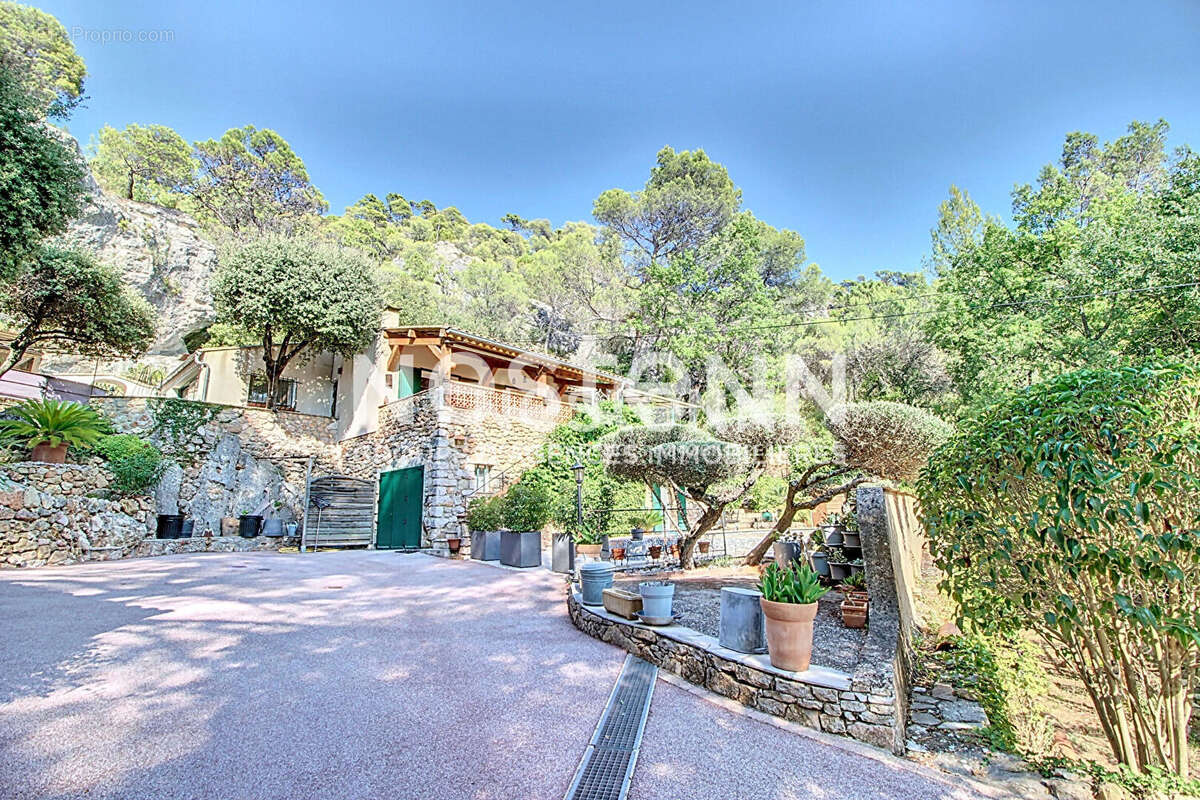 Maison à VILLECROZE