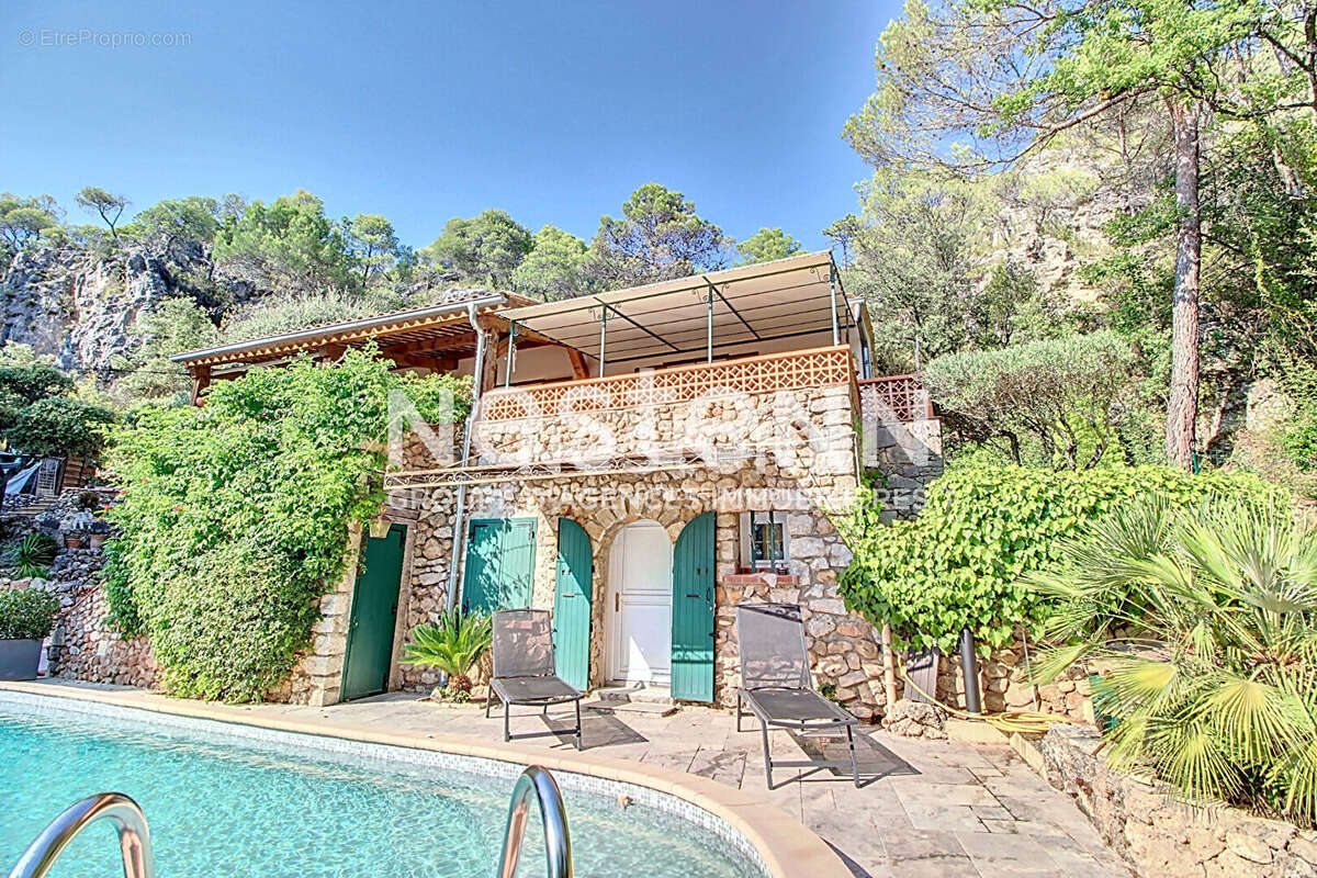 Maison à VILLECROZE