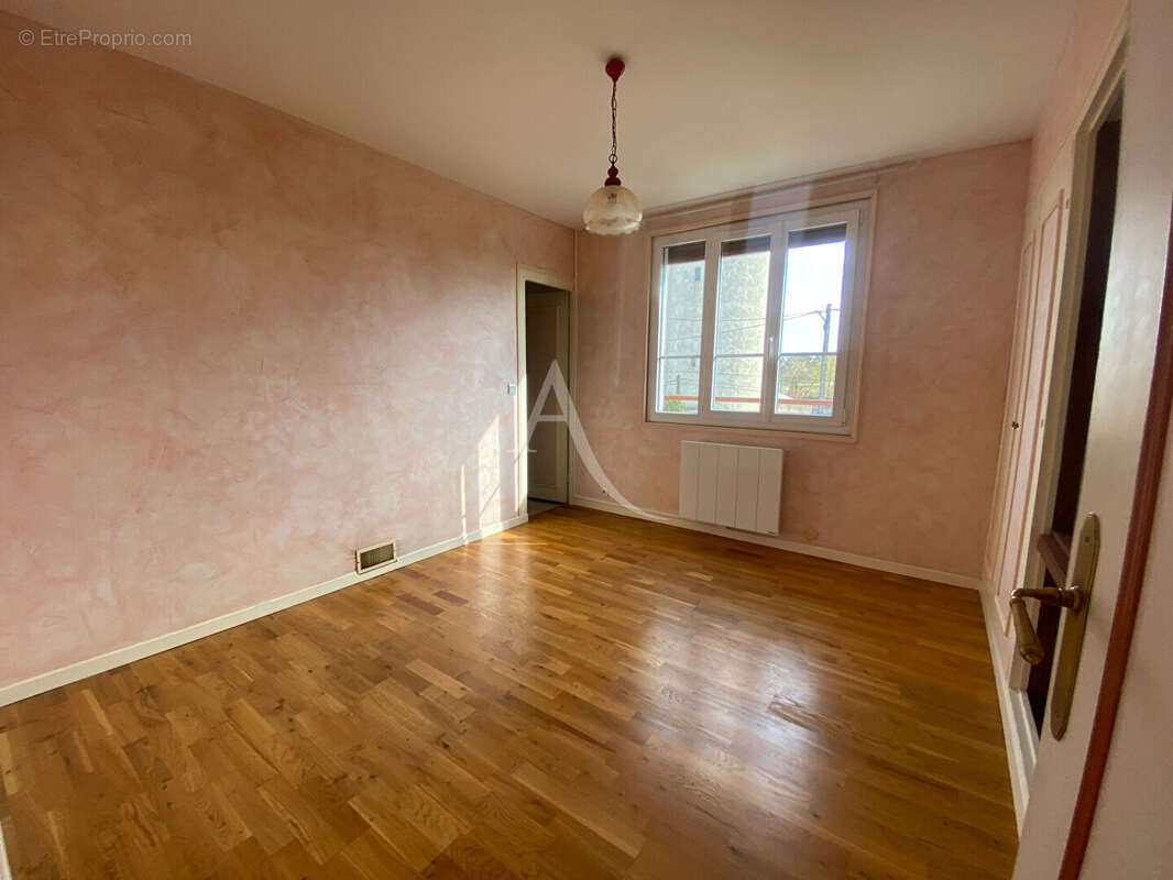 Maison à FERRIERES-EN-GATINAIS