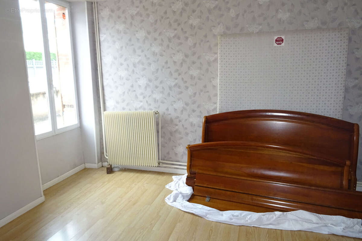 Maison à LA BAZOCHE-GOUET