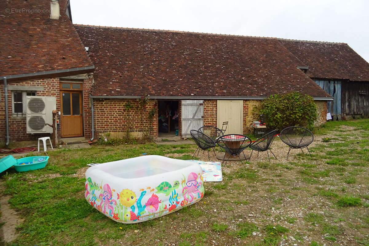 Maison à LA BAZOCHE-GOUET