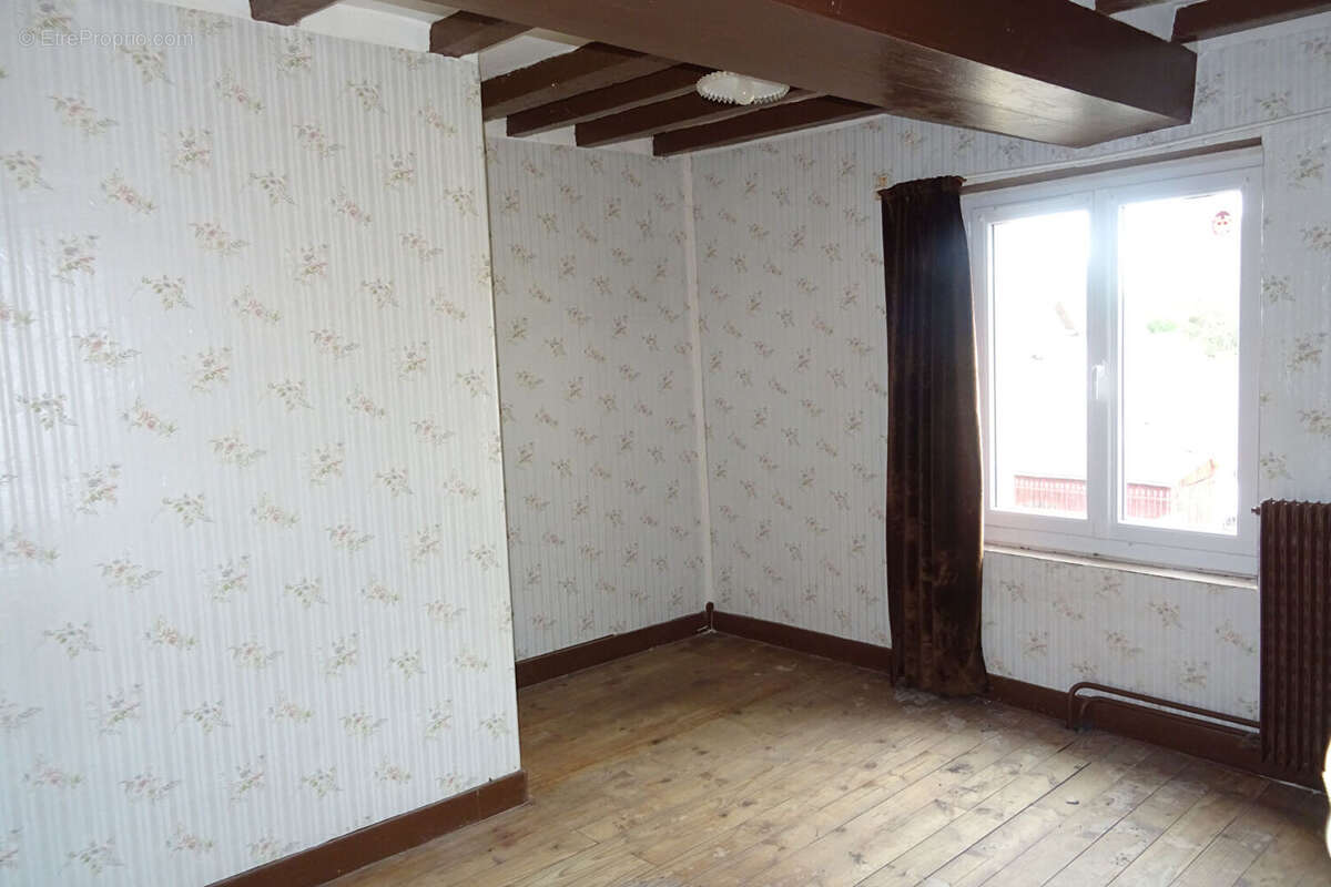 Maison à LA BAZOCHE-GOUET