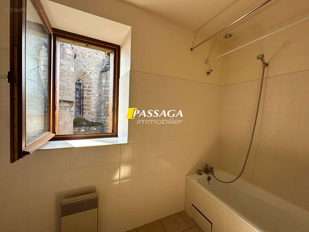 Appartement à LASSOUTS