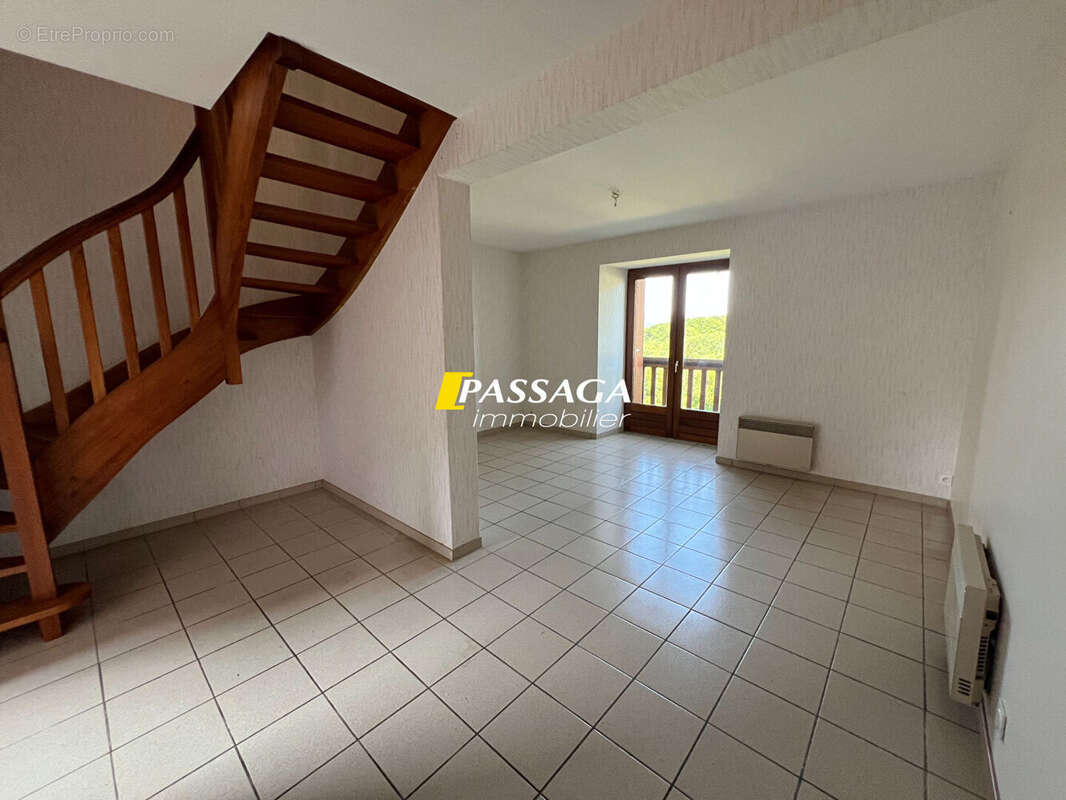 Appartement à LASSOUTS