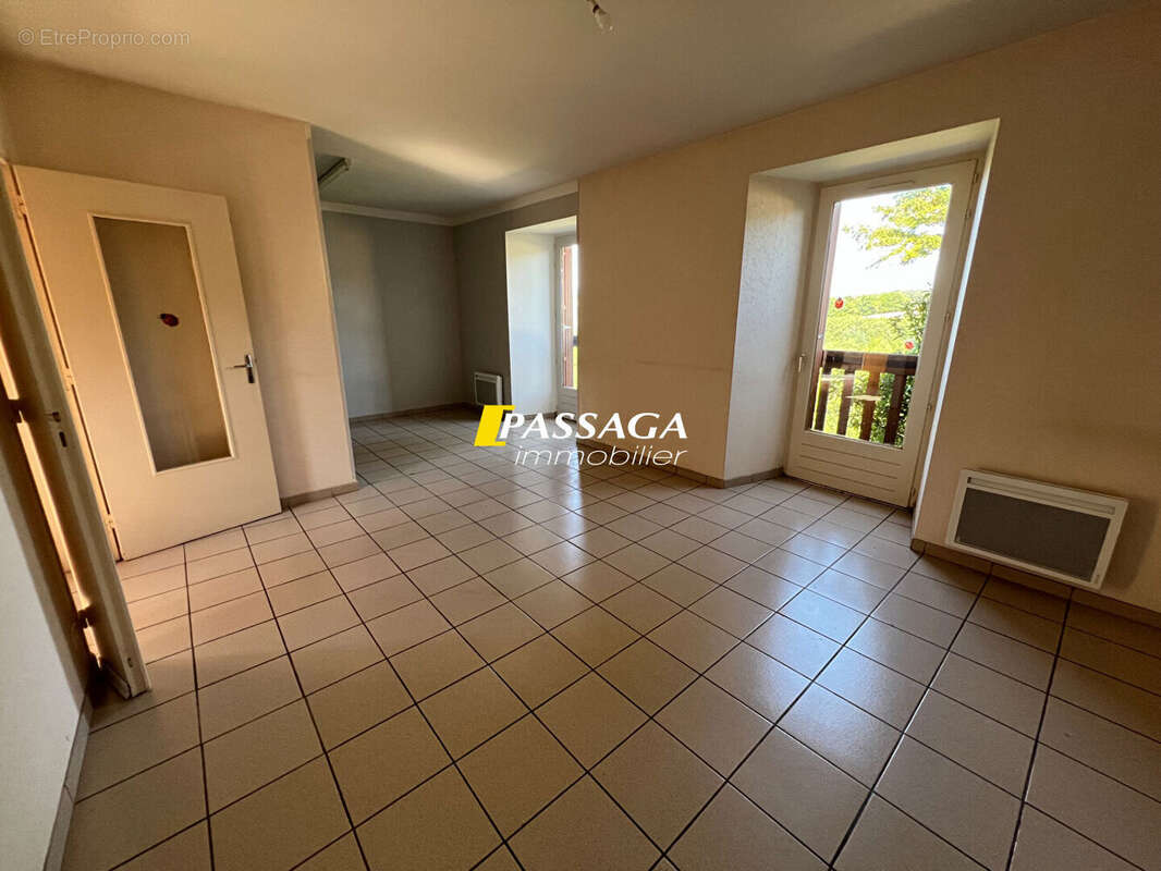 Appartement à LASSOUTS