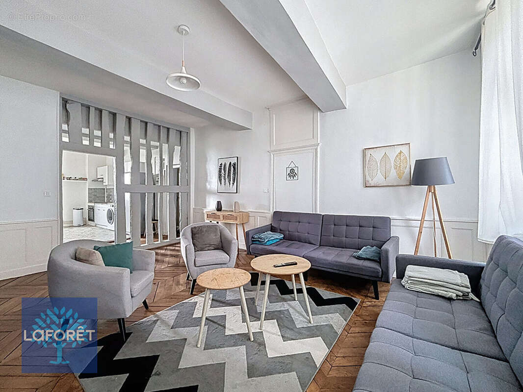 Appartement à FOUGERES