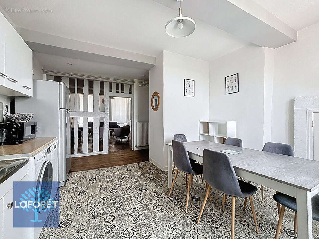 Appartement à FOUGERES