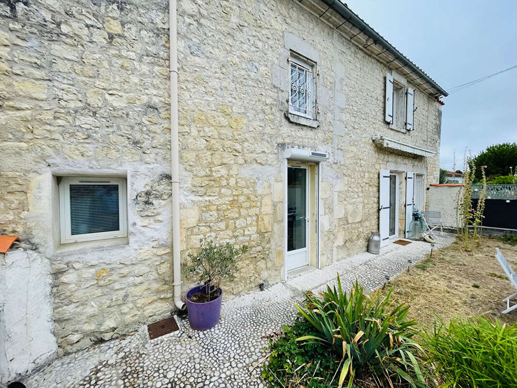 Maison à DOMPIERRE-SUR-MER