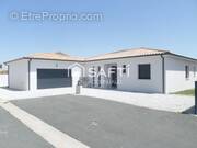 Photo 1 - Maison à MEDIS