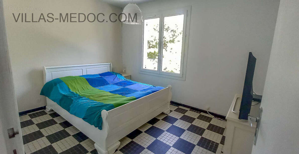 Maison à VENDAYS-MONTALIVET