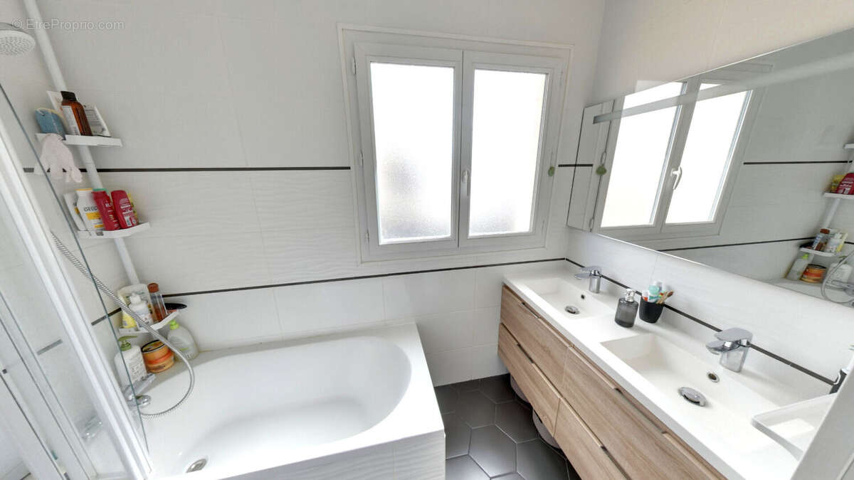 Maison à ROISSY-EN-BRIE