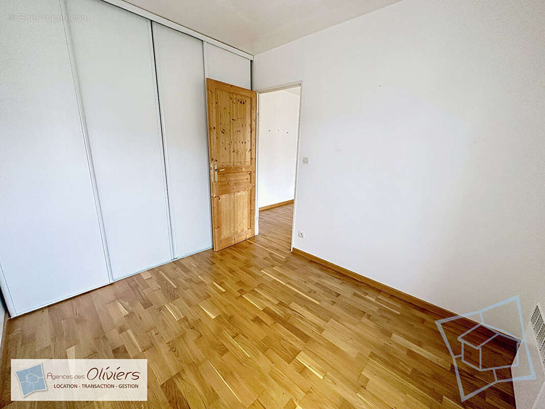 Appartement à VOISINS-LE-BRETONNEUX