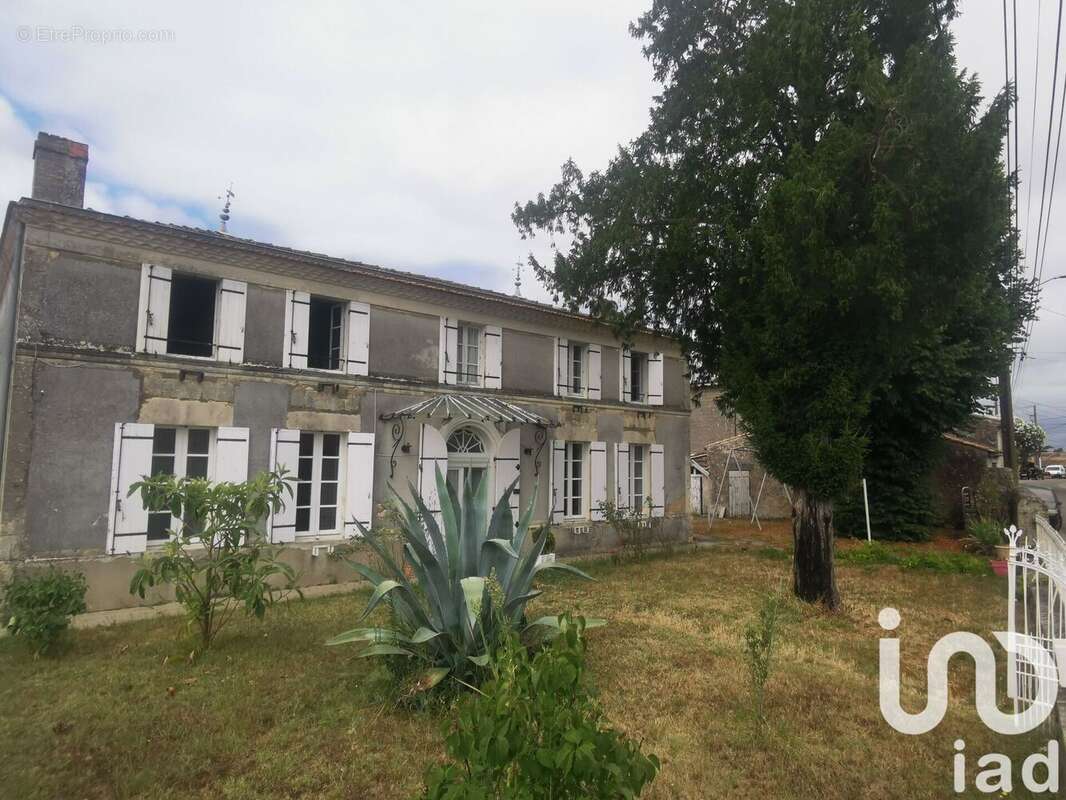 Photo 2 - Maison à SAINT-GENES-DE-BLAYE