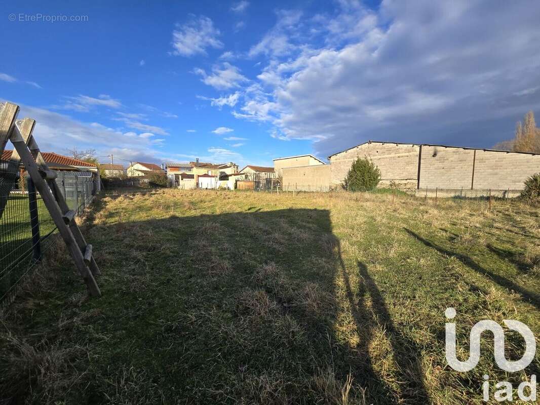 Photo 3 - Terrain à LEZOUX